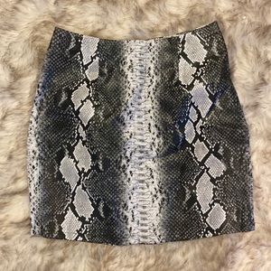 BY THE WAY snake print mini skirt